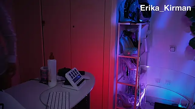 Erika_Kirman