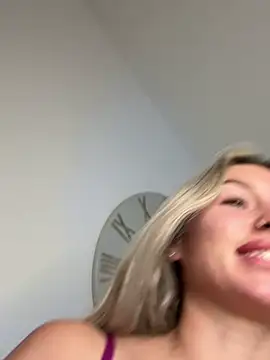 SexySaraxxoo webcam
