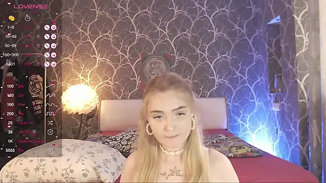 MiaMiaMeow webcam