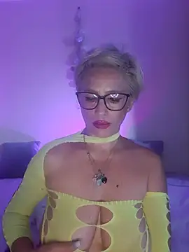 LunaBlaise webcam