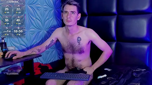 MikeSlav3 webcam