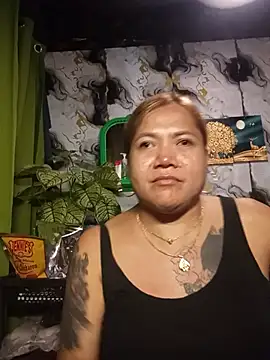 TabooSHOWgirl18 webcam