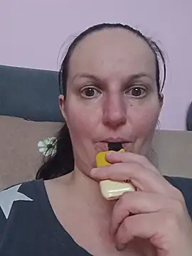 BustyLadyAlma webcam