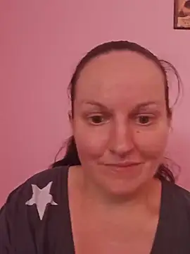 BustyLadyAlma webcam