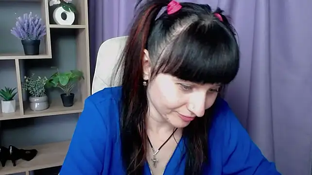 NinaFlawlees webcam