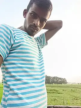 PlayfulBoy_01 webcam