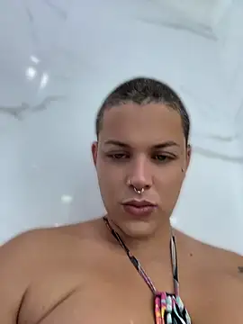 Modelo: alicetgirlbr