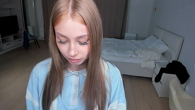 JunieAmert webcam