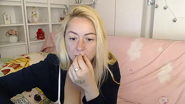 _karolynesyera_ webcam