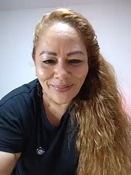 SluttyMilf79 webcam