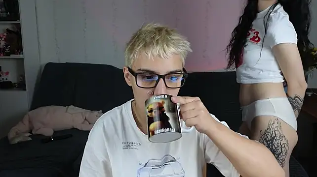 LuxuryLoverss live cam preview