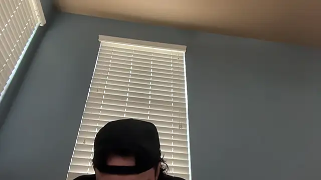 Cloudyydayzz live cam preview