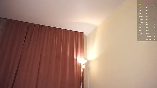 TrinaHowton live cam preview