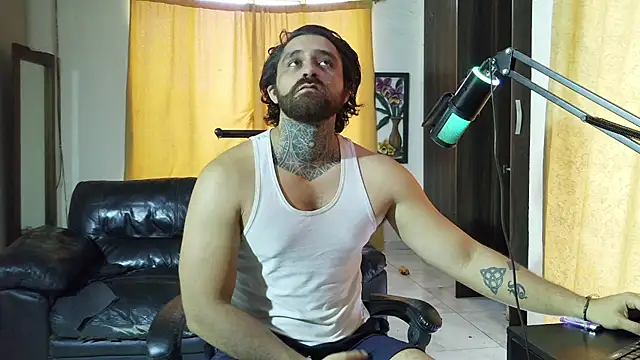 aronmiller404 live cam preview