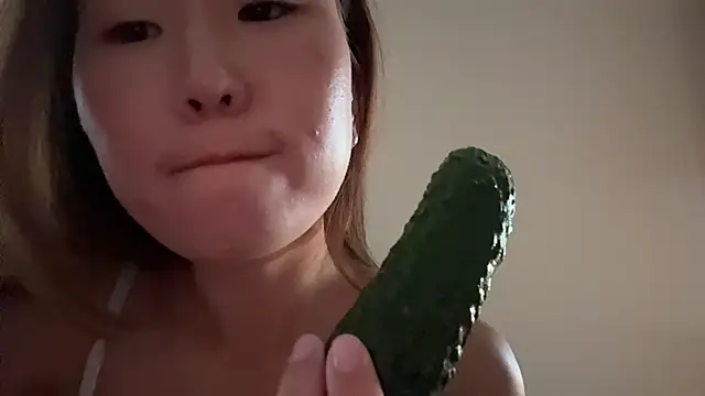 Naomi33 live cam preview