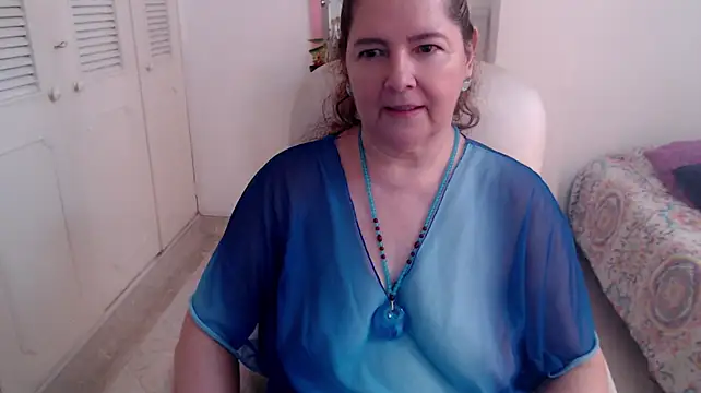 leonela_69 webcam