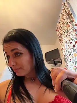 Hotmomcheckk_ webcam