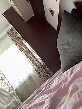Hotmomcheckk_ webcam