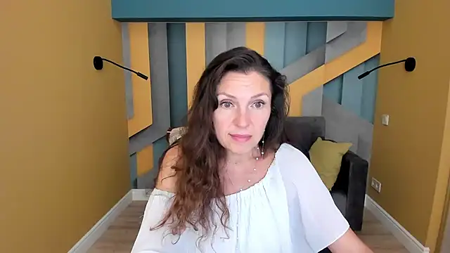 EllaLong live cam on StripChat