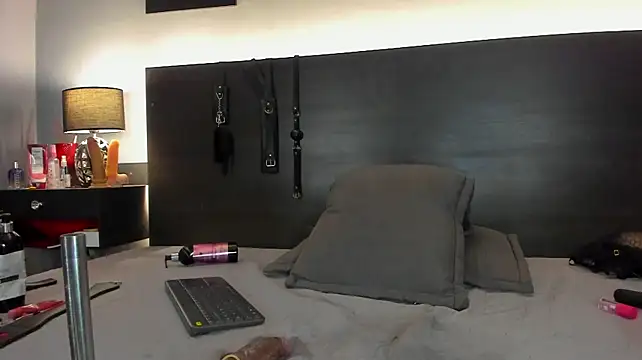 Samantha_Mouret