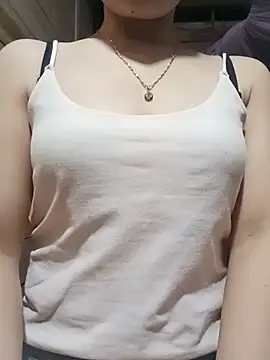 LucyyLy webcam