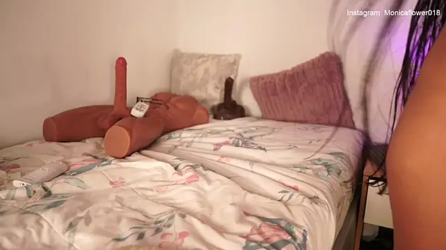 monicaflowerr webcam