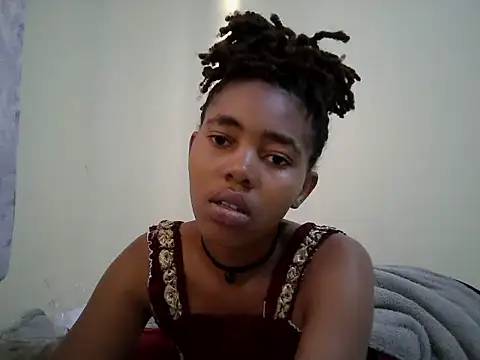 MidnightNala live cam preview