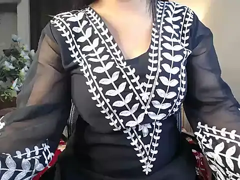 HimalyanDoll webcam