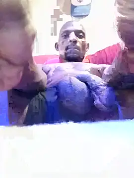 FinespunMoon47 live cam preview