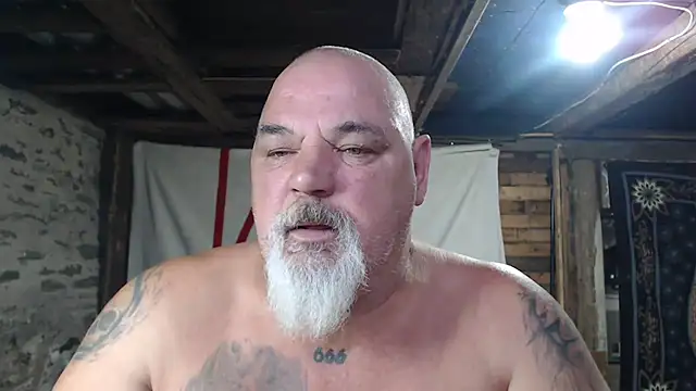Newfiesausage1972 webcam