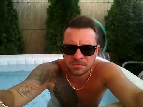 Kisbika1986 webcam