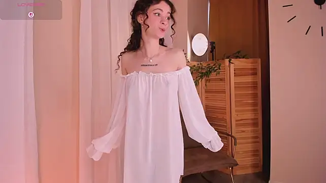 Curly_Moon webcam