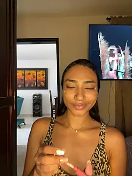 Mia-Lorette 🏛 chatroom