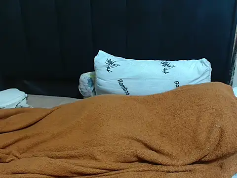 PlatinumBootyXXX webcam