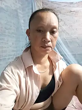 Linda-04 webcam