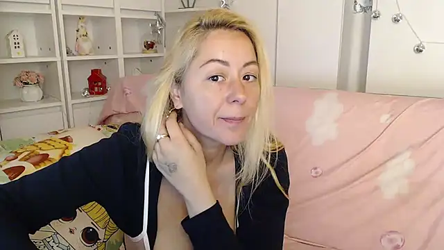 _karolynesyera_ webcam
