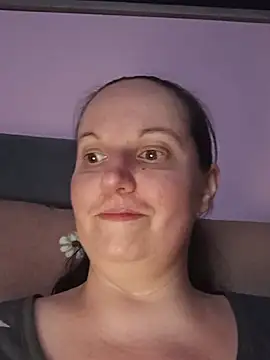 BustyLadyAlma webcam