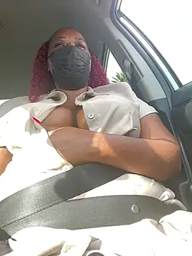 MaskedBootyLicious28 webcam