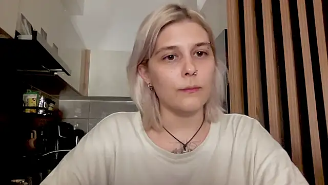 Ella_Bloom webcam