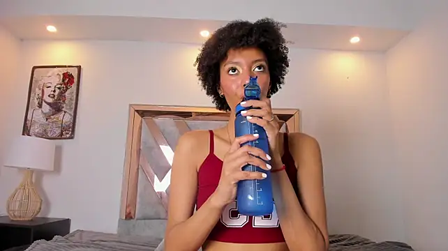 Kiara_Kamau_XXX webcam