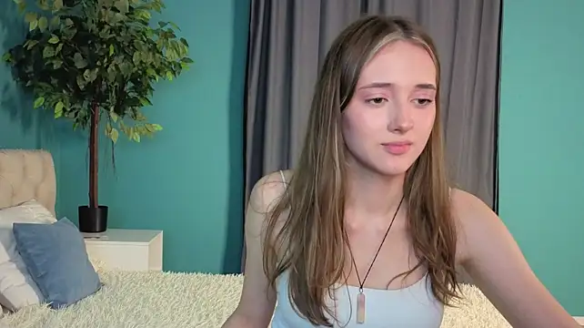Emilia_R1y webcam