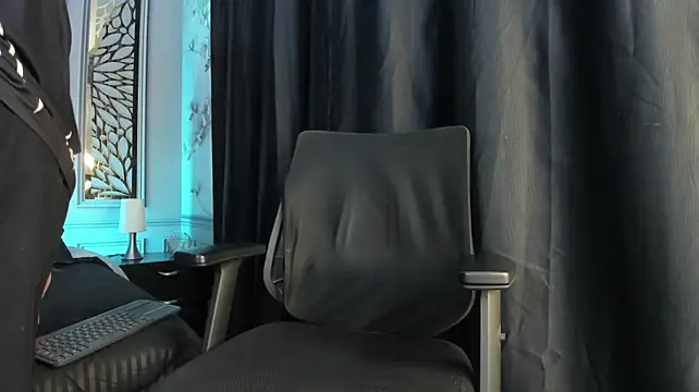 adrian_black86306 webcam