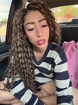 roxyrougee live sex cam