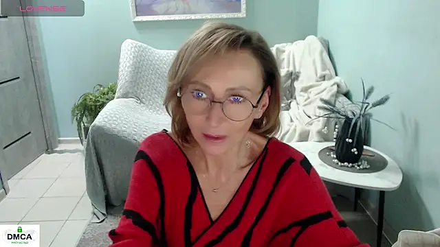 HornyMilf_777 webcam