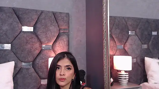 ScarletLenox live cam on StripChat