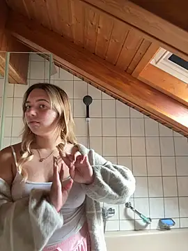 Naomi-Klein webcam