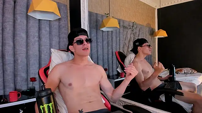 theghostforeeonss (M twink) - Hard dick
