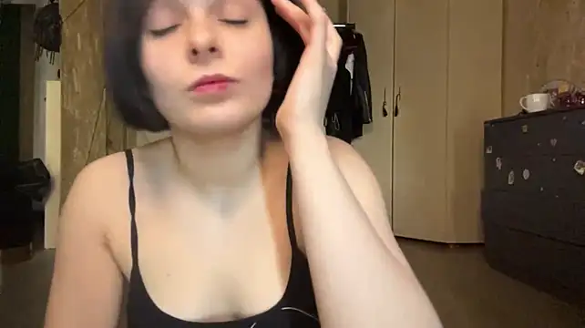 __Kiki webcam