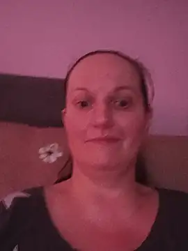 BustyLadyAlma webcam