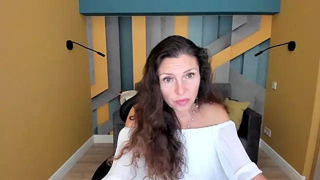 EllaLong webcam